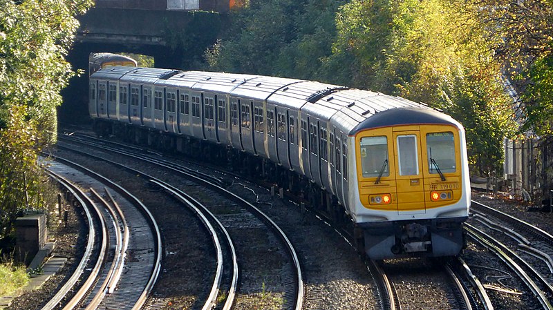 File:319010 and 319 number 009 St Albans to Sevenoaks 2E23 (15313295167).jpg