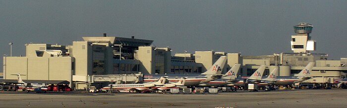 American Airlines planes at Concourse D, April 2005