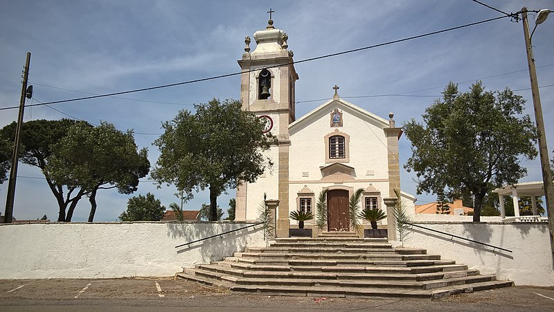 File:Adro da Igreja de Nossa Senhora da Serra.jpg