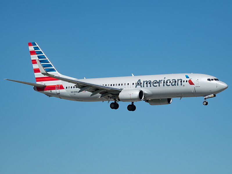 File:American Airlines Boeing 737-823 (N818NN) at Miami International Airport.jpg