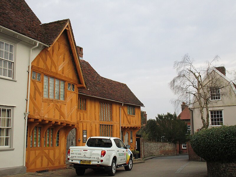 File:Ancient house, modern truck - geograph.org.uk - 4904486.jpg