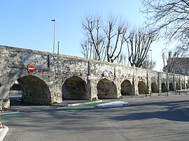 Arles - Aqueduc du pont de Crau -3.jpg