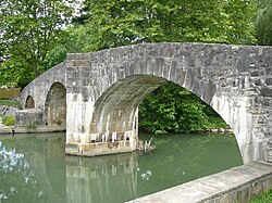 Roman bridge in Ascain (Azkaine) Ascain - pont romain.jpg