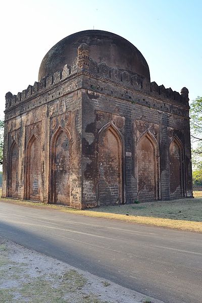 File:Ashtur tombs (6).jpg