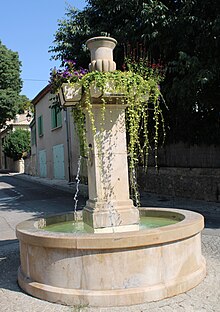 Fichier:Aurons_Fontaine_1.jpg