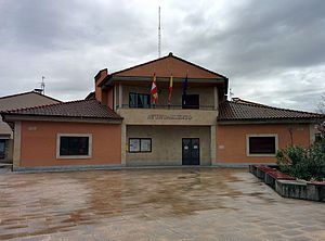 Ayuntamiento de Monterrubio de Armuña.jpg