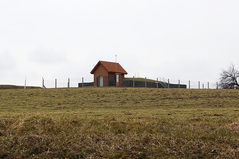 File:Březovice, vodojem.jpg