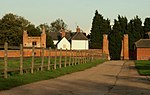 Gatehouse 40 Meter sebelah Barat dari Beckingham Hall