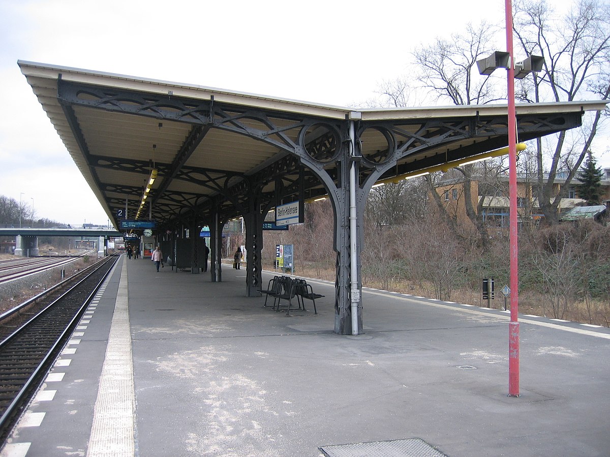 Остановиться з. Дороги в Берлине. Штеттинский вокзал в Берлине. Berlin above ground u-Bahn Stations.