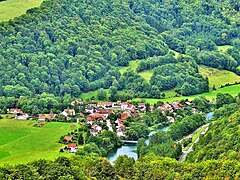 le village dans la vallée du Doubs.