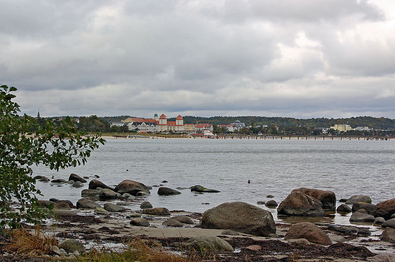 File:Binz (Rügen) - Kurhaus (6) (11568627416).jpg