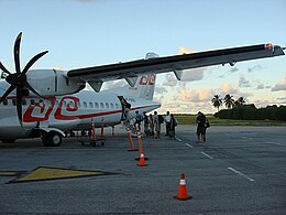 Aéroport de Bora Bora ATR 72.jpg