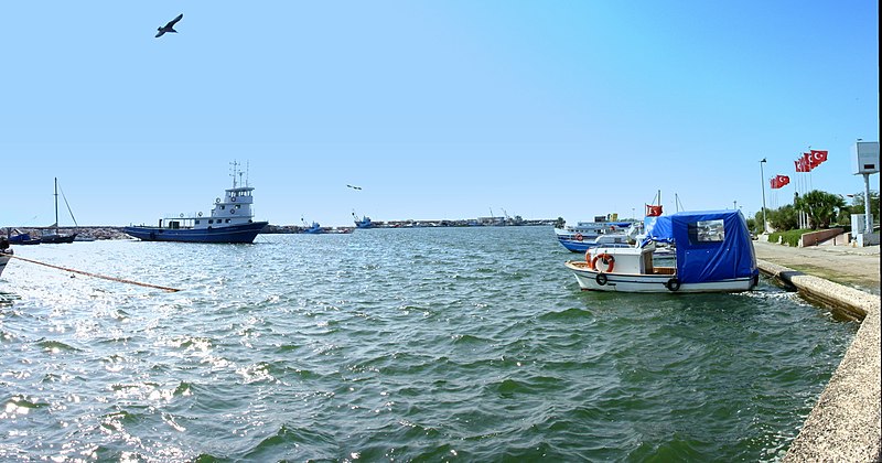 File:Bostanlı İskele.. - panoramio.jpg