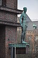 Deutsch: Jünglingsfigur am Brahmskontor in Hamburg-Neustadt. This is a photograph of an architectural monument. It is on the list of cultural monuments of Hamburg, no. 29190.