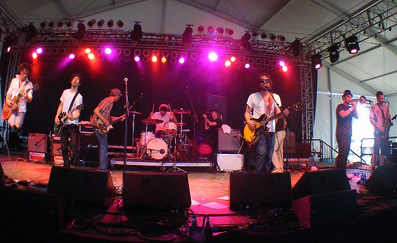 File:Broken Social Scene Bonnaroo.JPG