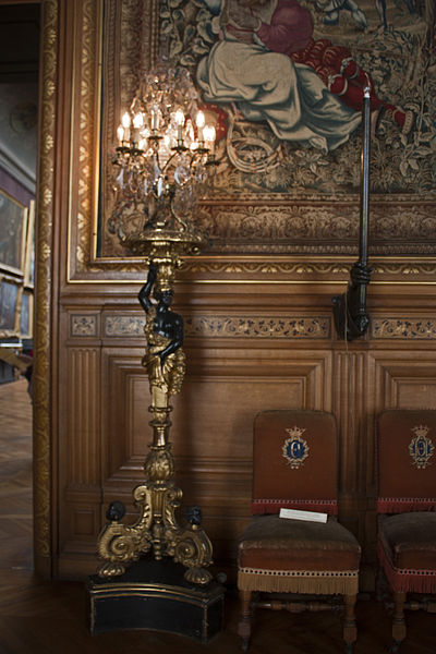File:Château de Chantilly-Flambeau vénitien-20120917.jpg