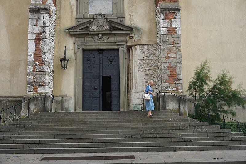 File:Church of Saints Peter and Paul, Exterior, Tyniec (50282353216).jpg