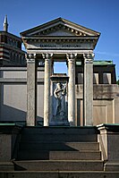 Cimetière Monumental de Milan Sonzogno Edicule Arc Maciachini et de Crescini F. Mina.jpg