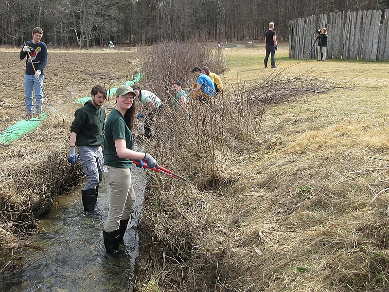 File:Cleaning up Fort Necessity National Battlefield (f1ae5f31-bad8-4a88-b483-1a806a46a3c9).jpg