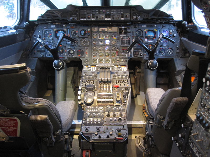 File:Concorde G-BBDG Cockpit.JPG