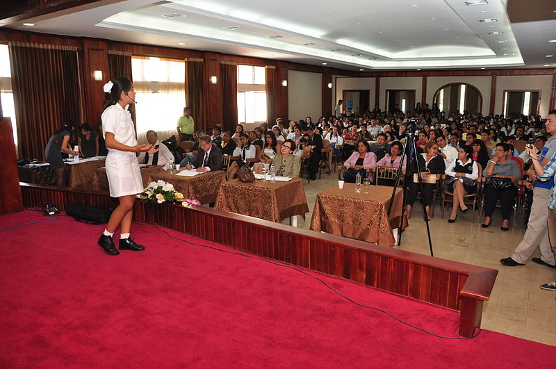 File:Concurso de Declamación Intercolegial con la participación de Colegios de la Provincia del Oro (9513538740).jpg