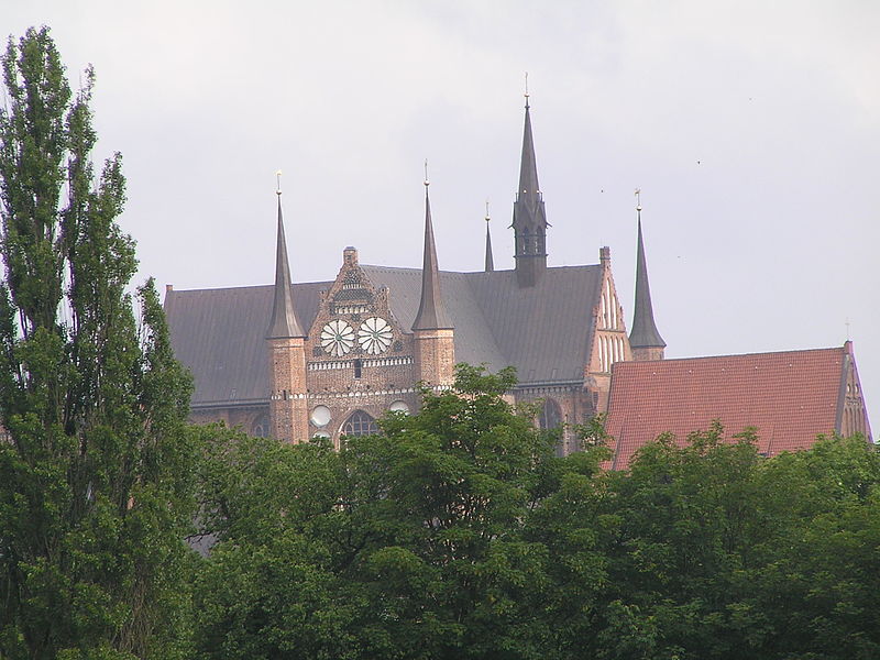 File:Curch sankt georgen wismar south.jpg