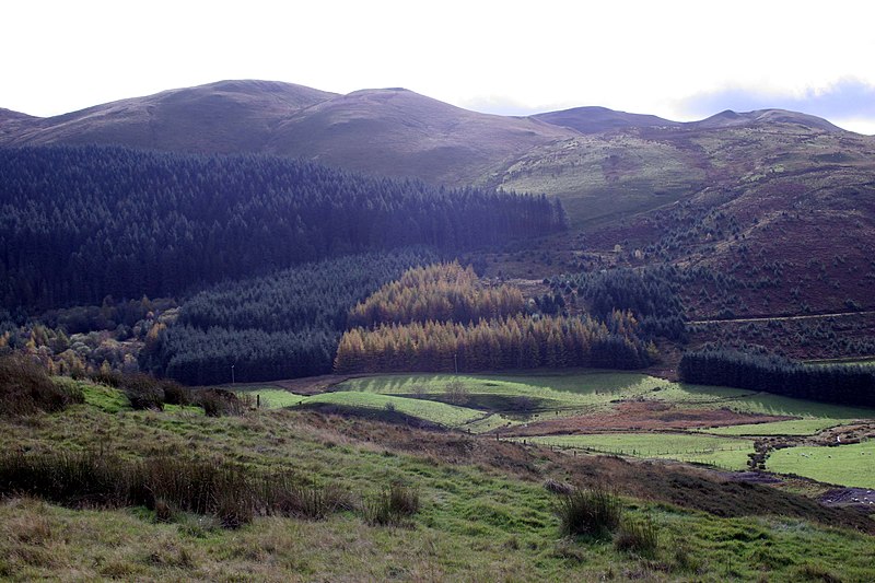 File:Cwmergyr - the only name in the square. - geograph.org.uk - 1710213.jpg