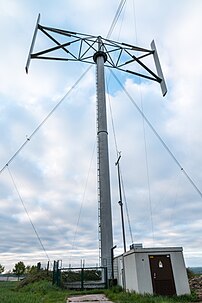 Une éolienne à axe vertical, à Dülmen (Rhénanie-du-Nord-Westphalie). (définition réelle 2 560 × 3 840)