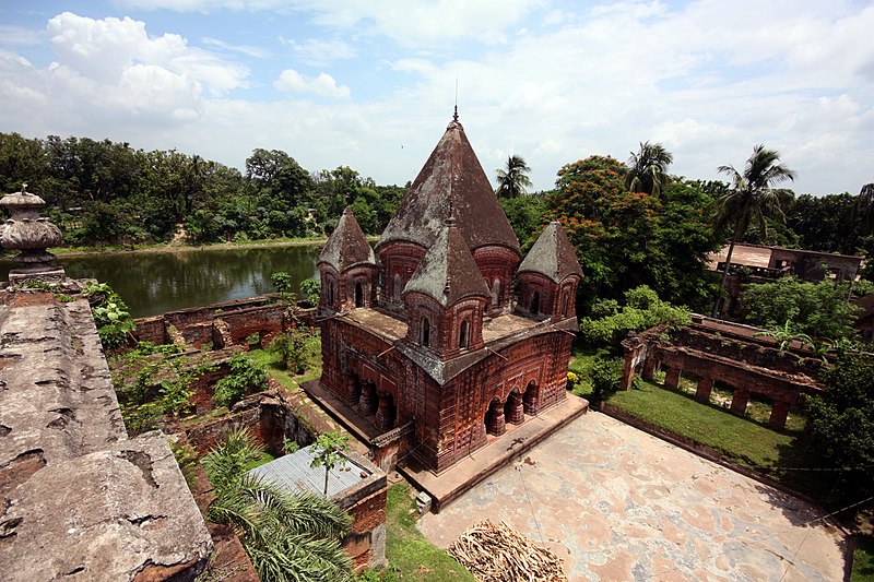 File:DG 86 - 09 GOBINDA TEMPLE BUILT BY MOHARANI PUTIA ESTATE IN 1823 & 95 PUTIA RAJSHAHI IMG 3106.jpg