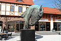 DOC Neumünster Skulptur Pferdekopf.JPG