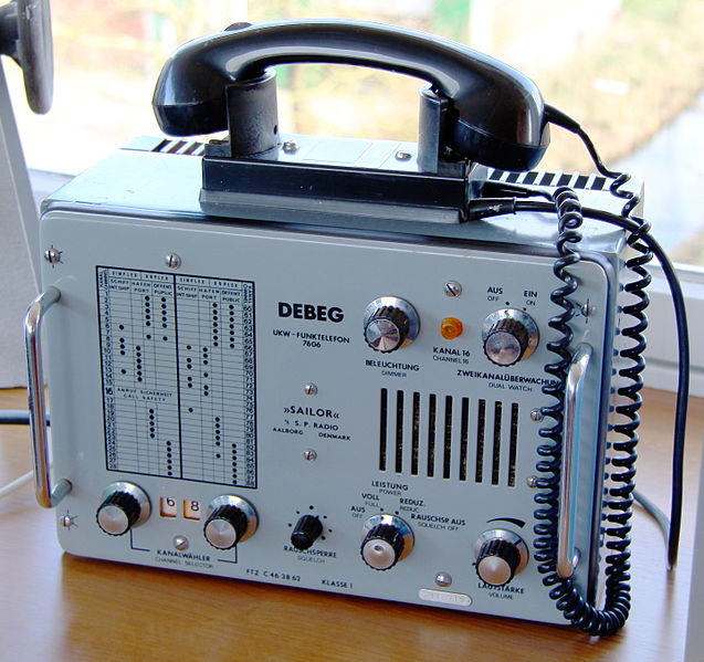 File:Debeg VHF Radio.jpg