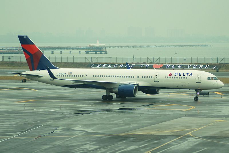 File:Delta Air Lines Boeing 757, N702TW@LGA,05.02.2008-498az - Flickr - Aero Icarus.jpg