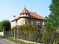 Čeština: Vila v Dolních Beřkovicích (čp. 111). English: Villa in Dolní Beřkovice (No. 111).