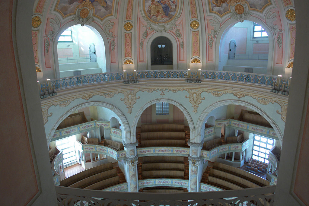 File:Dresden frauenkirche innen.jpg - Wikimedia Commons