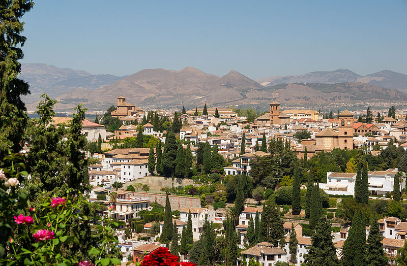 File:Eglises Albayzin depuis Generalife.jpg