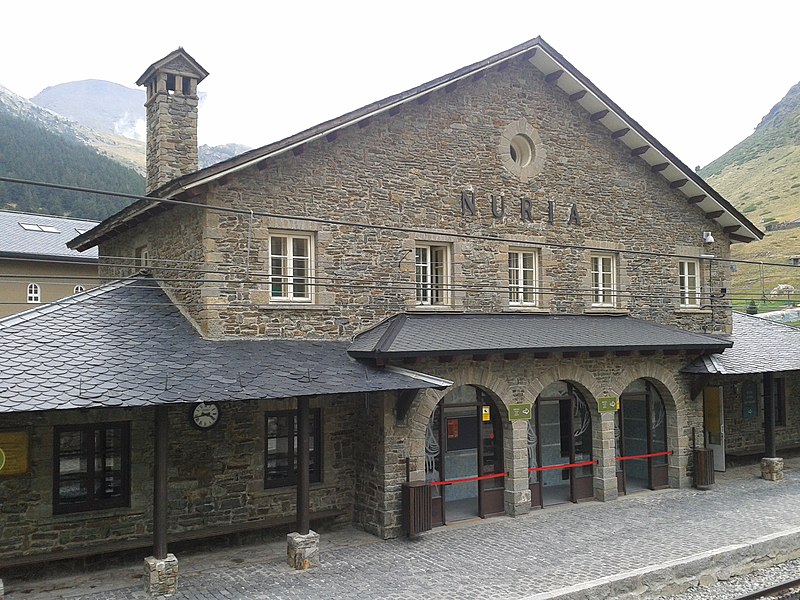 File:Estació de Núria - vista exterior.jpg