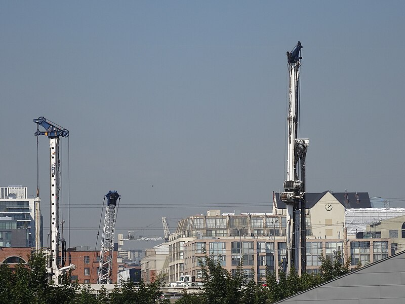 File:Excavating at the NW corner of Sherbourne and Queen's Quay, as seen from the south side of Sherborne Commons 2015 09 23 (3).JPG - panoramio.jpg