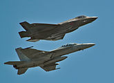 F-35C et F/A-18F Super Hornet