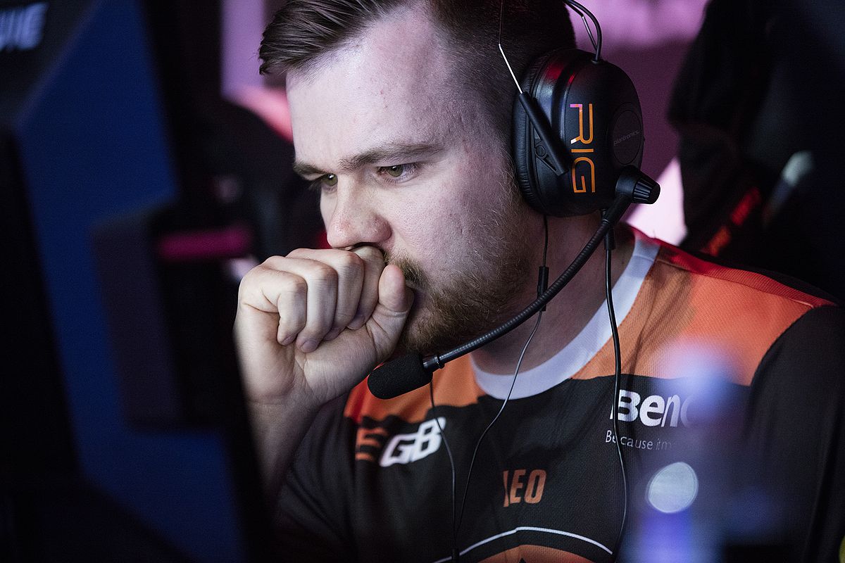 device - 2nd Best Player In The World - HLTV.org's #2 Of 2018 (CS:GO) 