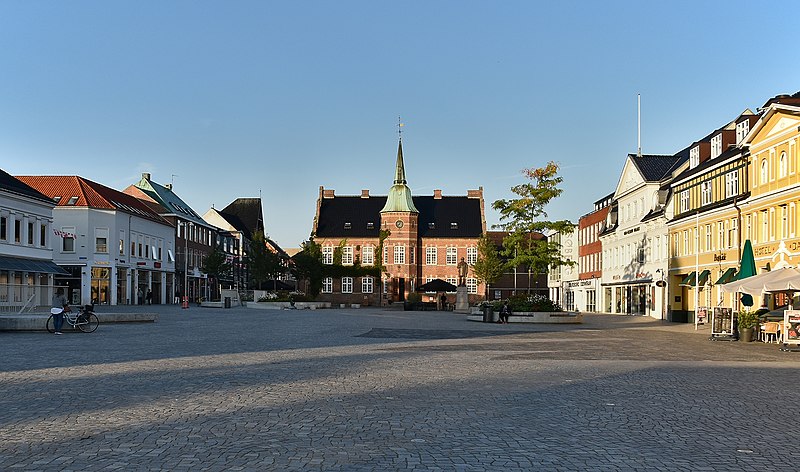 File:Former Silkeborg Town Hall A 2225.jpeg