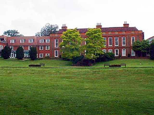 Frognal House, formerly Queen Mary's Hospital, in 2002