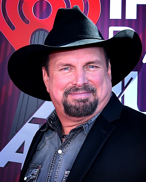 File:Garth Brooks 2019 By Glenn Francis.jpg