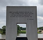Gedicht '...biedt Arnhems stedenmaagd' door H. Mohrman, Rijnkade, Arnhem.jpg