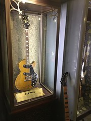 Gibson Les Paul Recording owned by Les Paul - The Vault - Rock Memorabilia Museum, HRC London (2022-03-26 15.03.54 by Marcus Grbac).jpg