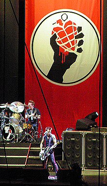 Concert de Green Day le 1er septembre 2005 au Giants Stadium avec le dessin de l'album sur une toile