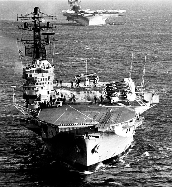 File:HMAS Melbourne (R21) and USS Midway (CV-41) underway, 16 May 1981 (6380752).jpg