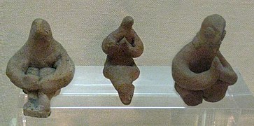 Harappan Earthenware Figurines of Seated and Praying People in National Museum, Delhi.jpg
