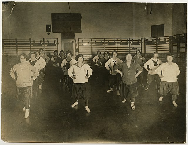 Hartford YWHA, gymnasium class, 1922–1923, Burr School gym