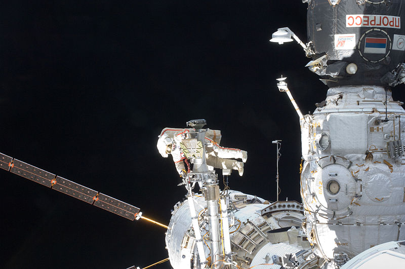 File:ISS-32 Russian EVA 9.jpg