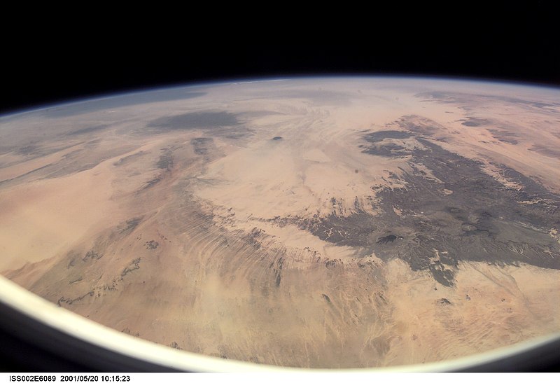 File:ISS002-E-6089 - View of Chad.jpg